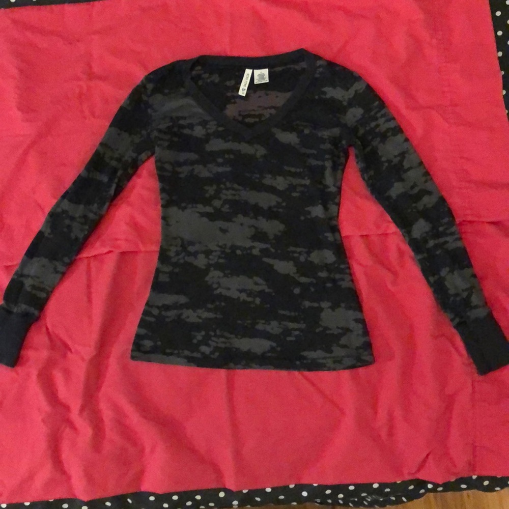 Patterned long sleeve shirt